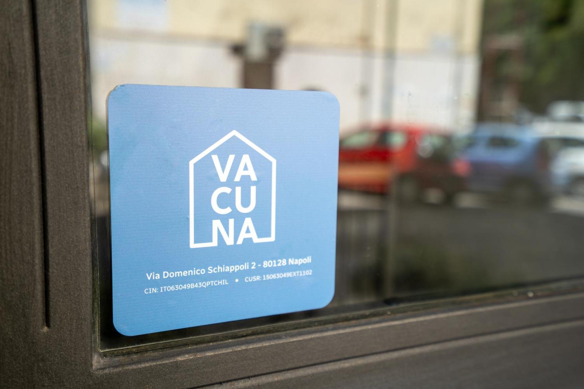 Vacuna Pleasant Rooms نابولي المظهر الخارجي الصورة