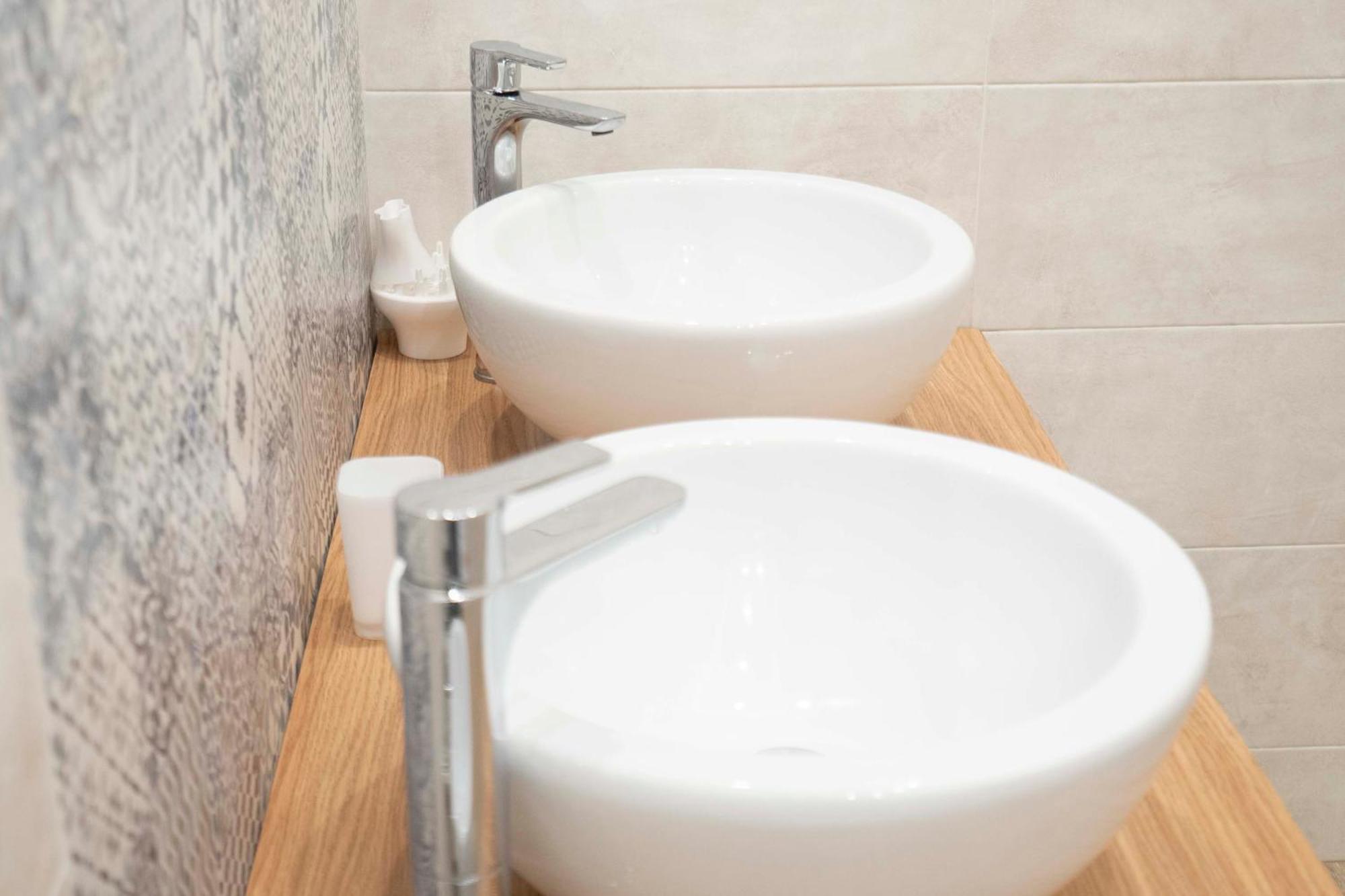 Vacuna Pleasant Rooms نابولي المظهر الخارجي الصورة