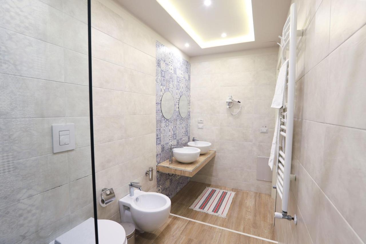 Vacuna Pleasant Rooms نابولي المظهر الخارجي الصورة